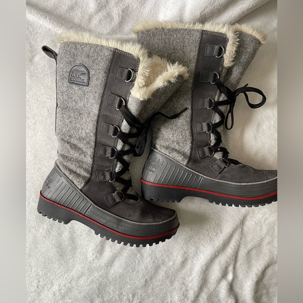 Sorel Women's Tivoli High II Felt Winter Boot US 8